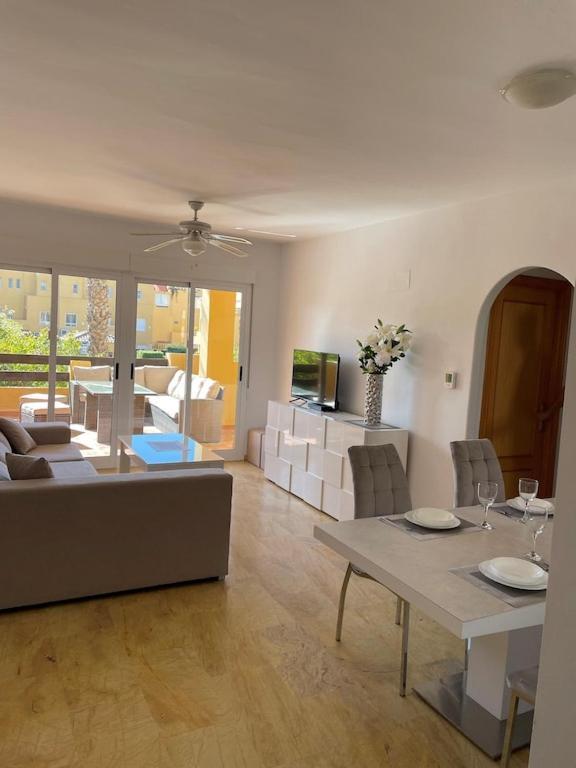 A Stunning 2 Bedroom Apartment 5 Min Walk To The Beautiful Beaches Of Vera Playa Playas de Vera Exteriér fotografie